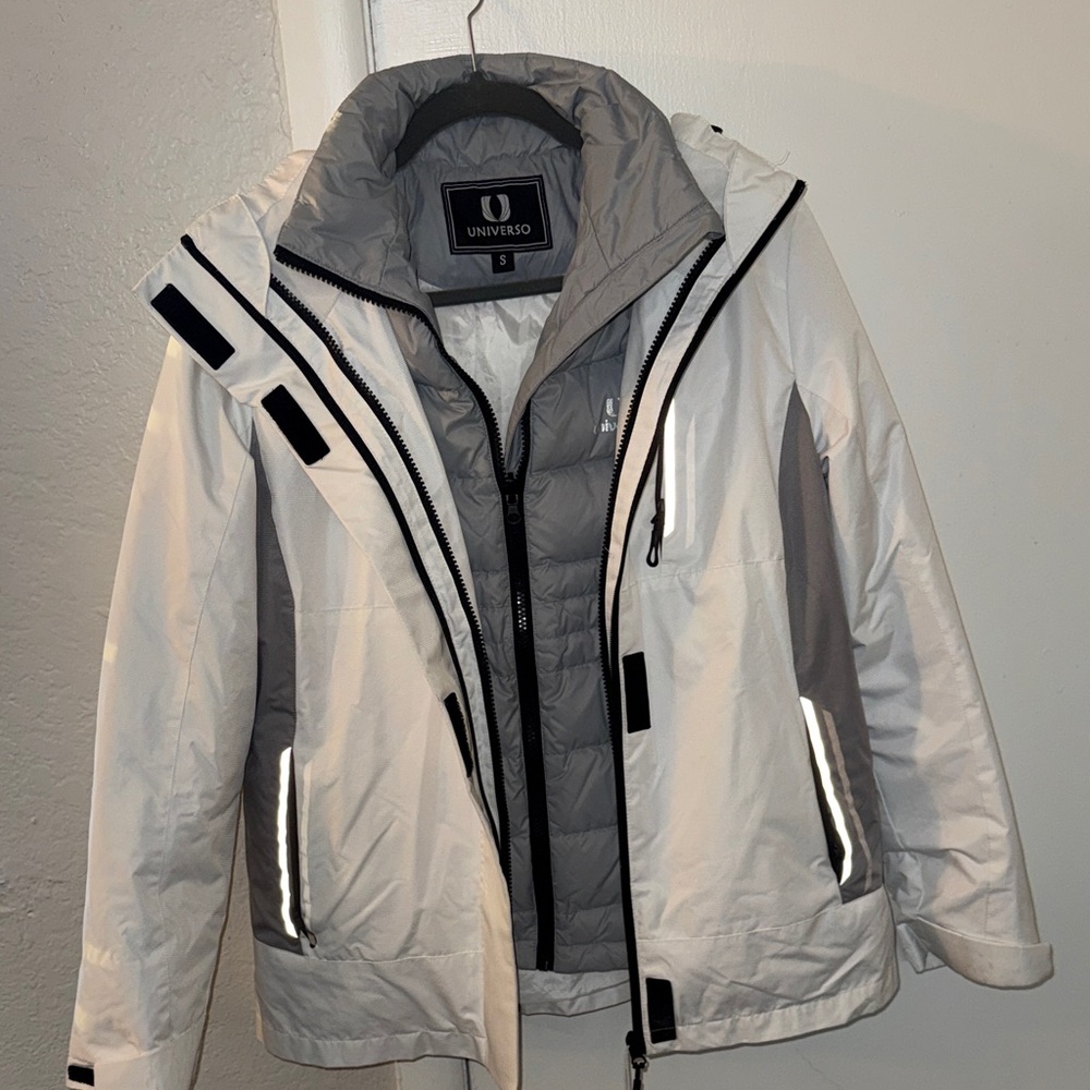 Women's White and Gray Jacket